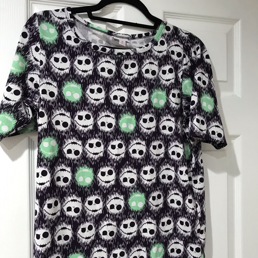 Medium lularoe Gigi  3/4 sleeves smoke free house